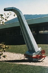 Chopper (máquina agrícola), Gui Bonsieppe. Desenvolvida no Grupo de Desenvolvimento de Produto no Instituto de Pesquisas Tecnológicas no Chile 1972