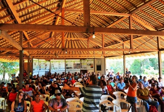 Centro Experimental Floresta Ativa - CEFA, auditório, RESEX Tapajó-Arapiuns PA. Arquiteta Cristina Xavier