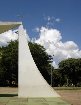 Igrejinha, Brasília. Arquiteto Oscar Niemeyer