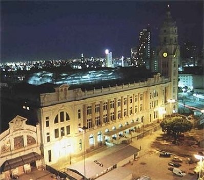 Estação Júlio Prestes (Sala São Paulo de Concertos) e a entrada do Concourse, à esquerda