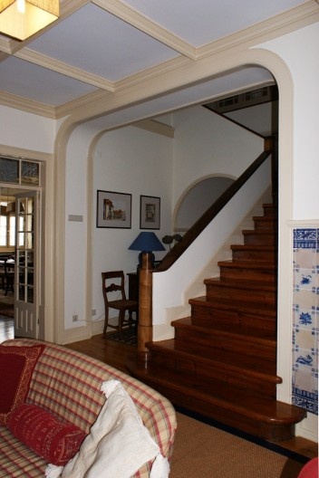 Fig. 09 – Vista do hall e respectiva escadaria