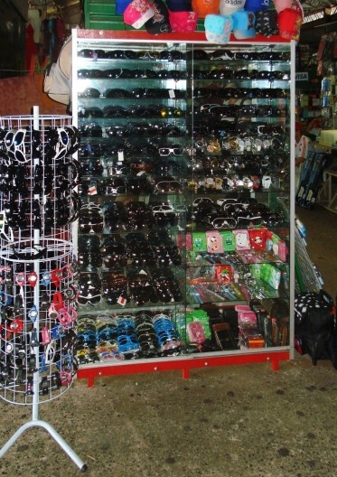 Imagem 9 – Barraca no interior do Shopping popular de Cuiabá, maio 2008