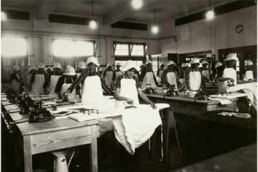 Foto histórica, Strijp - S, escola vocacional para garotas