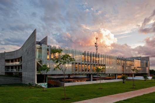 Sede do Sebrae Nacional, Brasília DF, 2010. Arquitetos Alvaro Puntoni, Luciano Margotto, João Sodré e Jonathan Davies