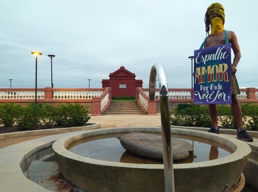 A fonte de água que representa as mulheres lavadeiras que buscavam as fontes e os rios para garantir o sustento