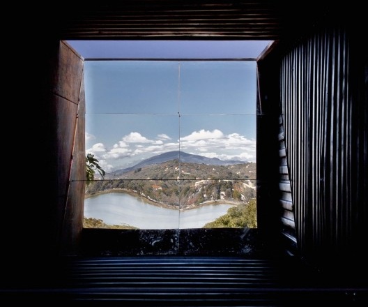 Superiscópio, imagem projetada pelo jogo de espelhos. Pedro Barata e arquitetos associados