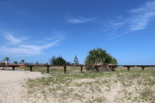 Requalificação urbana e ambiental da orla de Ilha Comprida, em obras, 2019. Arquitetos Marcos Boldarini e Lucas Nobre