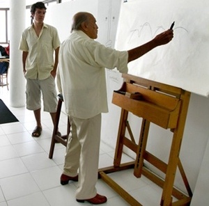 Flávio Coddou com Niemeyer, em 2005