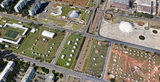 Trincheira da via de conexão viária da Via L2 Norte com a L2 Sul