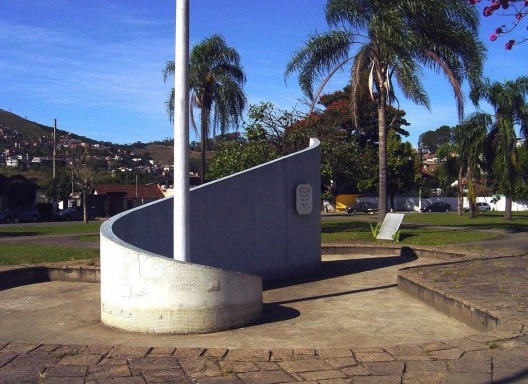 Marco Centenário de Juiz de Fora (1950) em foto recente