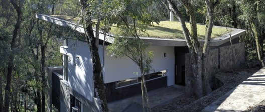 Residência SM (Casa Borboleta), Caxias do Sul RS, arquitetos Fernando dos Santos Rocha Machado e Rovena Maria Schumacher