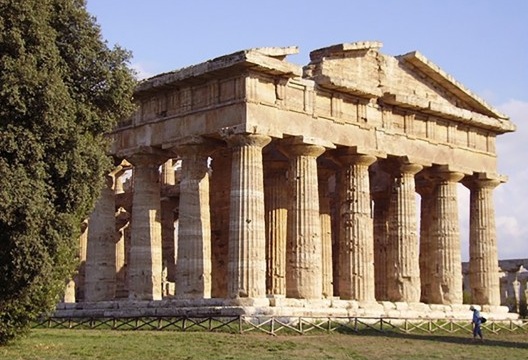 Ordem dórica no segundo templo de Hera, Pesto, 460 a.C