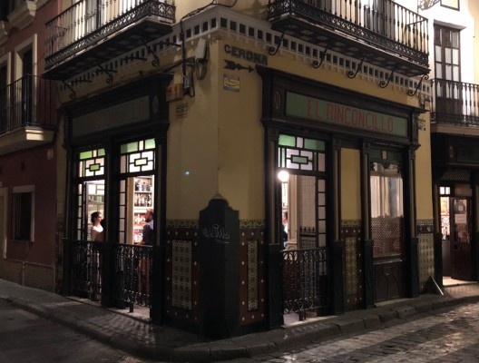 El Rinconcillo, taverna fundada em 1670, calle Gerona 40