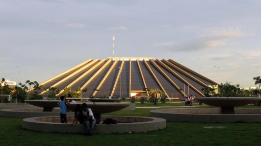 Oscar Niemeyer, Teatro Nacional, Brasília, 1958-81