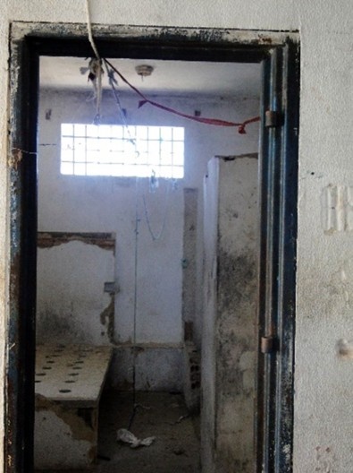 Cela considerada vaga útil, totalmente quebrada