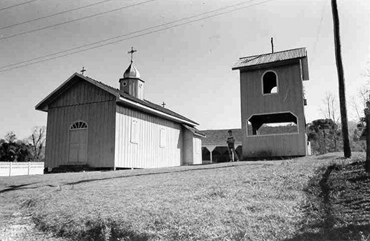Igreja de São Nicolau, em Porto União SC. Construída com tábuas verticais mata-juntadas
