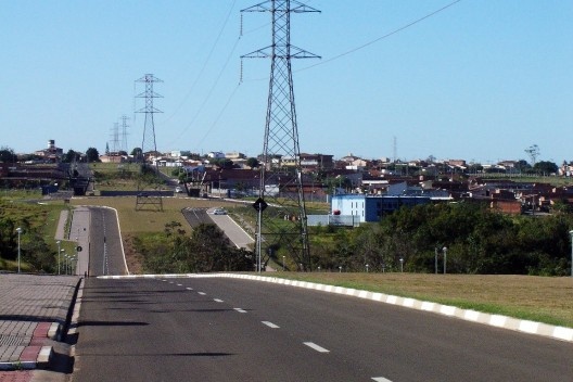 USP São Carlos, campus 2, estrutura viária, torres de alta tensão e malha urbana
