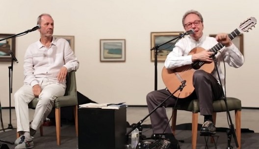 Aula-show sobre as canções praieiras de Dorival Caymmi, com Arthur Nestroviski e José Miguel Wisnik, na exposição Aprendendo com Dorival Caymmi: civilização praieira, de 3 de março a 1 de maio de 2016, Instituto Tomie Ohtake
