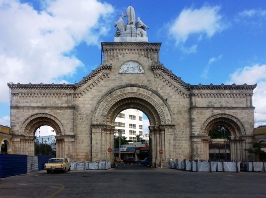 Entrada do Cemitério Cristóvão Colombo, Havana, janeiro 2015