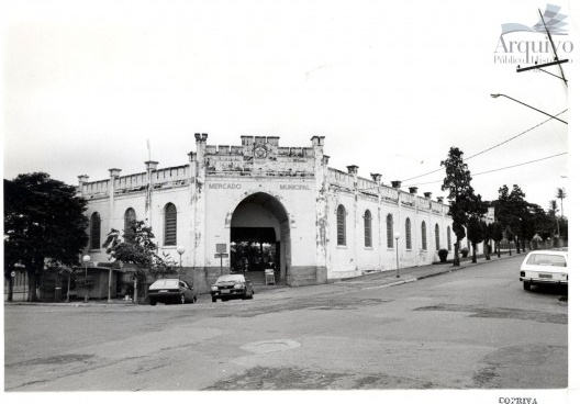 Imagem da Fachada Externa do Mercado Público da cidade de Rio Claro, localizado na área central, inaugurado em 1897