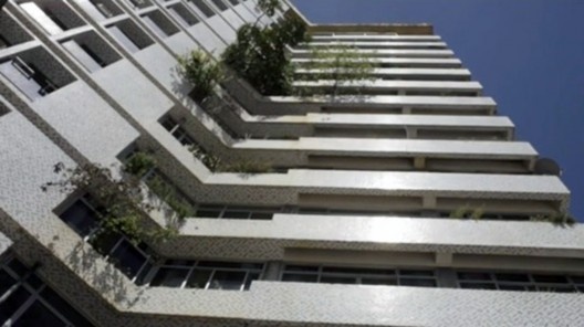 Um dos enquadramentos gerados pelos travellings do Villa da Praia