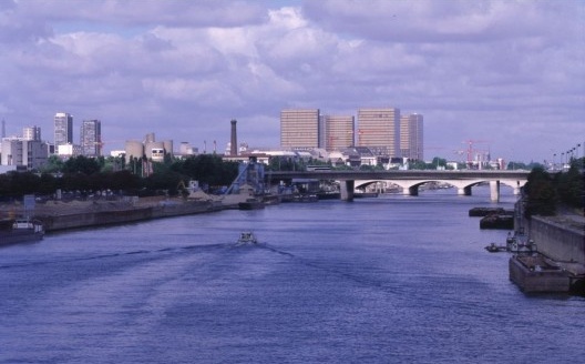 Biblioteca Nacional da França, Paris, realização da ZAC Paris Rive Gauche. Arquiteto Dominique Perrault