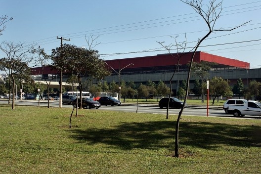 Estação Itaquera. Arquitetos Renato Viégas e Meire Selli