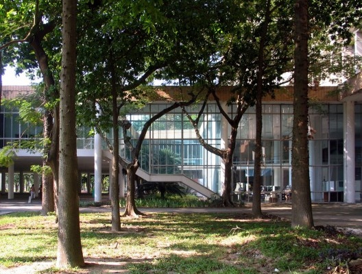 FAU-UFRJ, de Jorge Machado Moreira