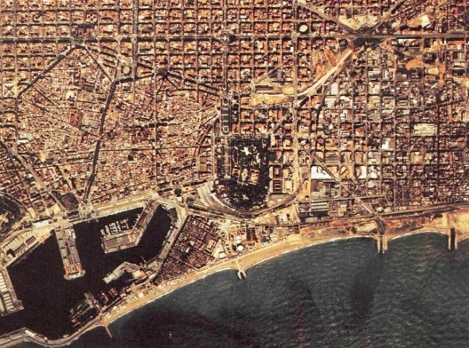 O bairro de Poble Nou em 1987 antes das intervenções relacionadas à Vila Olímpica Foto divulgação IMPUSA