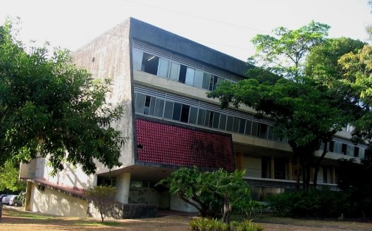 Instituto de Antibióticos, 1953. Mário Russo. Fachada