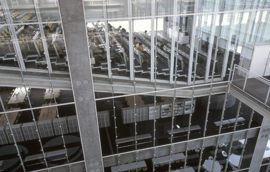 Universidade do Futuro, Hakodate, Japão, 2000. Arquiteto Riken Yamamoto