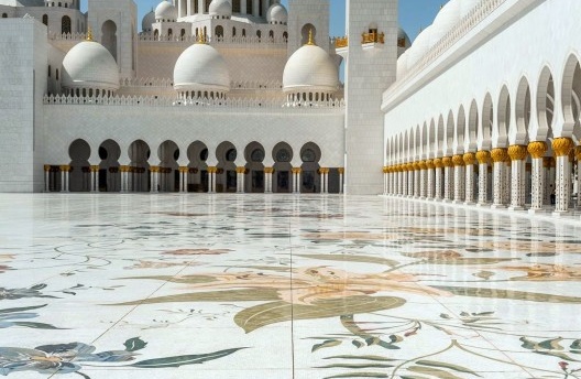 Sheikh Zayed Grand Mosque, detalhe piso do pátio interno
