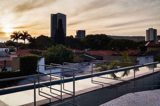 Casa de fim de semana em São Paulo. Arquiteto Angelo Bucci / SPBR