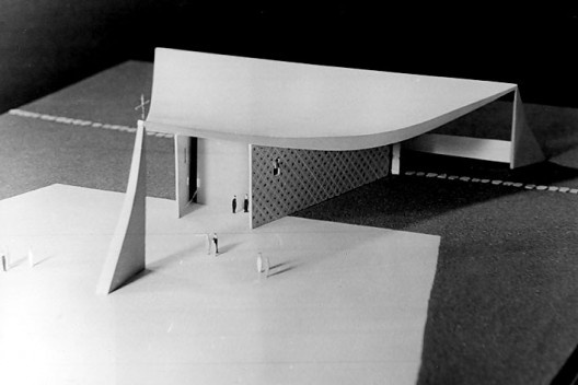 Maquete da Igreja Nossa Senhora de Fátima (igrejinha). Arquiteto Oscar Niemeyer