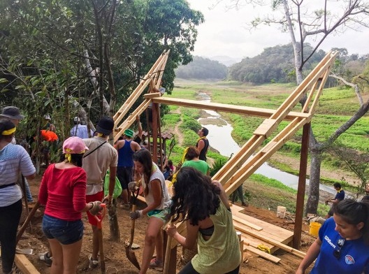 Oficina Social Latino-Americana Panamá, Comunidade de Quebrada Ancha # 2, Parque Nacional Chagres, Panamá, 2016. Arquitetos Paula Izurieta e Gabriel Moyer-Pérez (conferencistas e tutores) / Caá Porá