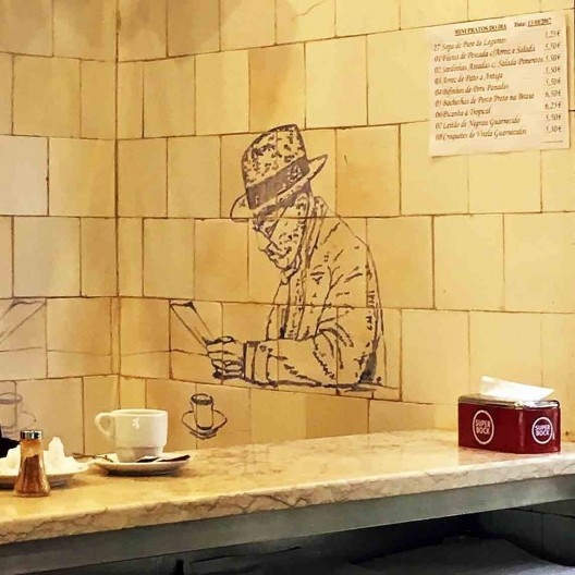 Desenho representando Fernando Pessoa no Café Martinho da Arcada, outubro de 2017
