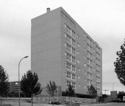 Edifício em Vallecas, vista a partir do sul