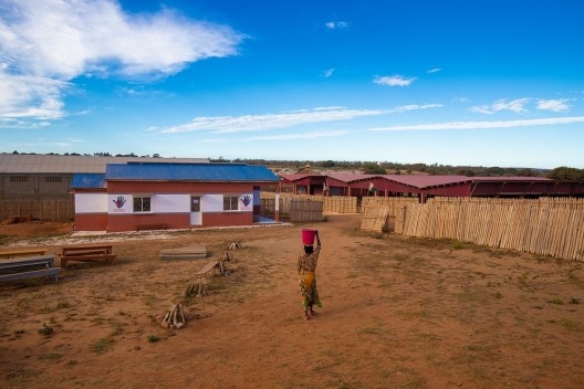 Refeitório e Centro de Nutrição, Campo da Paz, Madagascar, 2021. Arquitetos Dante Furlan, Bruno Milan, Lais Santos, Daniella Matavelli, Priscila Alexandre / Bernardes Arquitetura/Arquitetura Sem Fronteiras