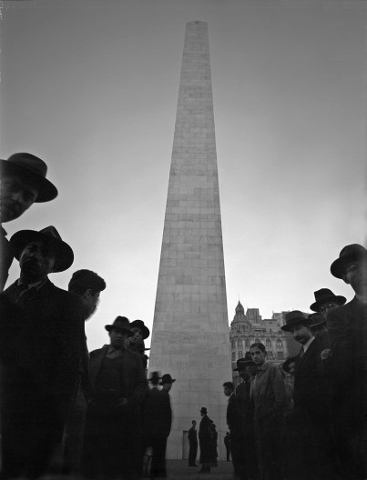 Obelisco de Buenos Aires, anos 1930. Arquiteto Alberto Prebisch