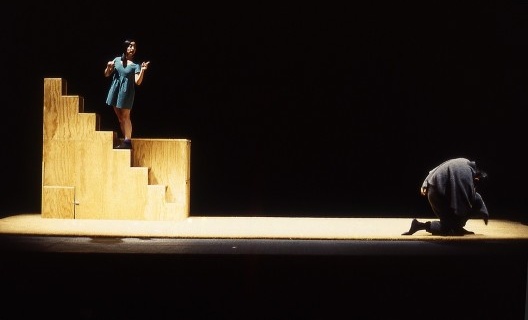 Espetáculo “Uma visitação”, 1995, Teatro Acadêmico Gil Vicente, Coimbra. Cenografia de João Mendes Ribeiro