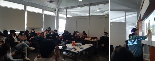 Foto da turma apresentando os trabalhos