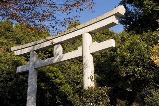 Torii, portal de pedra, Santuário Oji