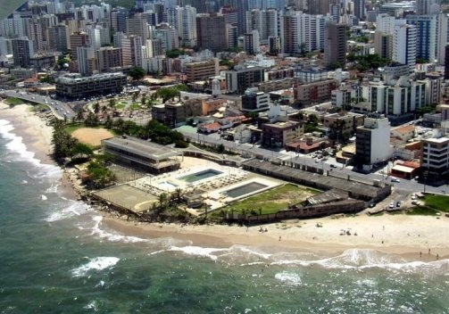 Depois da demolição do Clube Português em Salvador
