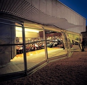 Auditório UniRitter, Porto Alegre, 2000. Arquitetos Cláudio Araújo, Daniel Pitta Fischmann, Marcel Gregory Trescastro, André Luís Pereira Nunes, Lourenço Carlos Henrique Neves e Rodrigo Conceição