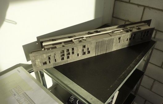 Pavilhão HIP C 11, da Eidgenössische Technische Hochschule – ETH, utilizado pelo ateliê do prof. Josep Lluís Mateo e equipe. Trabalho de estudante adotando sistema espacial de Mega Estrutura. Zurique, 2013