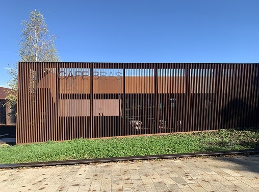 Museu Soulages, fachada do restaurante, França, 2014. RCR Arquitectes