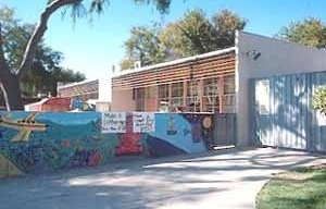 Kester Avenue Elementary School, Van Nuys, Califórnia, 1951. Arquiteto Richard Neutra