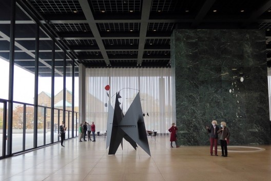 A Neue Nationalgalerie Berlin, última obra construída de Mies van der Rohe, reabre ao público com a exposição de Alexander Calder, Minimal / Maximal