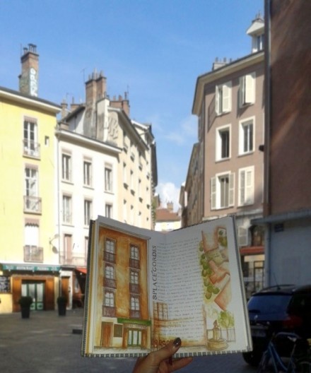 O diário com primeiros relatos e desenhos feitos em Grenoble