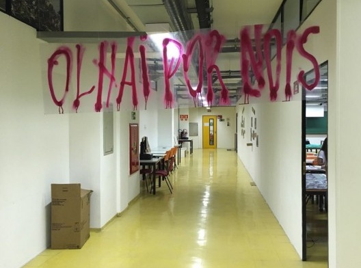 “Olhai por nós”, instalação de alunos de graduação de arquitetura, Semana de Integração “O que nos tensiona”, FAU Mackenzie, São Paulo